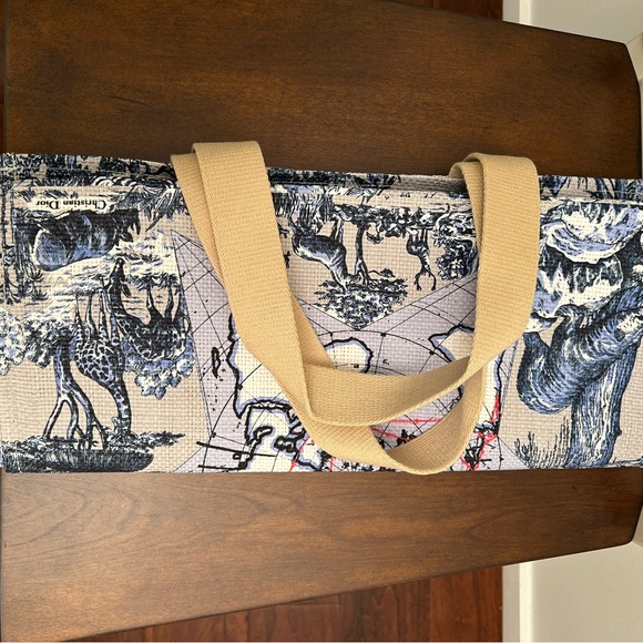 Dior Beauty VIP Around Tote - Picture 10 of 10